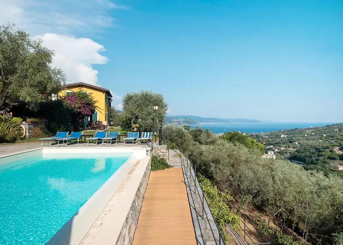 Casa de hóspedes Ginela' 4*