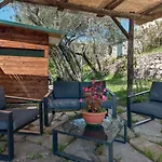 Ginela' Guest house